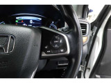 Hondaセンシングの機能のひとつ、アダプティブクルーズコントロール付!アクセルから足を離しても設定したスピードと前車との車間を保ち走行してくれます!車線維持もアシスト☆高速道路で疲労軽減ですね☆