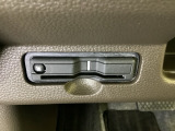 ハンドルの左下にETCがついています。高速道路の料金所の通過も楽々です。カードの取り出しもしやすい場所についています。