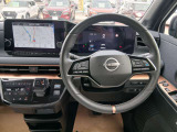 視界が良く操作しやすい運転席 様々なスイッチ類が安全と快適をお届けいたします。