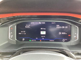 デジタルメータークラスター''Digital Cockpit''により視点移動が少なく疲労を軽減できます。