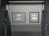【充電用USB端子】デバイスの充電に便利です。※実際の接続端子は写真で確認or店舗までご気軽にお問合せください♪