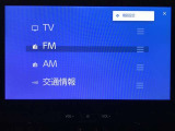 スマホをクルマとつなぐだけで、おなじみのアプリをディスプレイオーディオ上で気軽に使えるようになります。ハンズフリー通話や各種機能を音声操作できるので、運転中でも安心♪