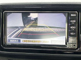 【バックモニター】バックカメラが装着されています。車庫入れが苦手な方もこれがあれば安心ですね