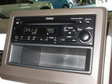 ギャザズCDチューナー(CX-174C)が装着されております。CDプレーヤー・AM/FMチューナー付です。お好みの音楽を聞きながらのドライブは楽しさ倍増ですね!