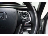 Hondaセンシングの機能のひとつ、アダプティブクルーズコントロール付!アクセルから足を離しても設定したスピードと前車との車間を保ち走行してくれます!車線維持もアシスト☆高速道路で疲労軽減ですね☆