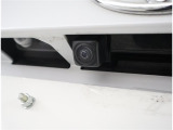バックカメラが付いているので後方確認が非常にしやすいです。今や運転初心者も熟練者も必須装備!ついていて損はないですね♪