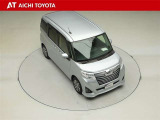 両側パワースライドドア付きだから、狭い駐車スペースなどでの乗り降りラクラク♪小さなお子さまのいるご家庭には嬉しい装備です。