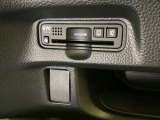 ハンドルの左下にETCがついています。高速道路の料金所の通過も楽々です。カードの取り出しもしやすい場所についています。