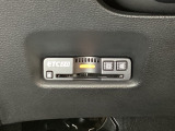 ハンドルの左下にETC2.0がついています。高速道路の料金所の通過も楽々です。カードの取り出しもしやすい場所についています。
