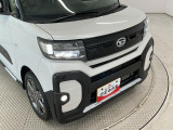 ヘッドライトには目立つくすみも無くクリアに仕上がっております。ポリッシャーでのみがきの工程を取り、ツヤのあるキレイな状態へ。