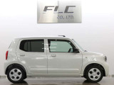 アップグレードパッケージの追加装備として、リアシートにヘッドレストを装備。後席乗員の快適性や安心感にも配慮された仕様となっています。