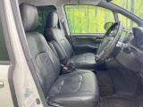 運転席シート廻りは使用感も少なく、良好な状態となっています。丁寧に使われていたことがよくわかりますね。