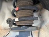 お車を安心してお乗りいただく為には、足回りの定期点検が欠かせません。サービスサポート(有償保証)では無料点検もご提供しており、安心のカーライフをお過ごしいただけるサポート体制が整っています。