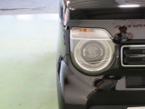 LEDヘッドライトは、点灯の瞬間から光量を発揮し、突然暗くなるトンネルなどでの安定感を高めます。