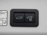 バックドアに設置されたパワーバックドアスイッチです。