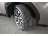 タイヤサイズは235/50R19です