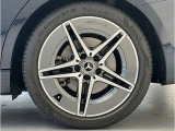 ■純正18inアルミホイール/MBロゴ入ブレーキキャリパー/輸入車専門・国産車専門・バイク専門メカニックも在中しておりますので、整備だけでも依頼したいというお客様へのニーズもお答えいたします!