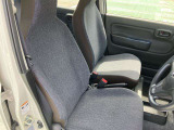 毎回座るフロントシート。運転席は使用する部分ですので、座り心地が重要です!