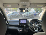視界広々で運転しやすいインパネ