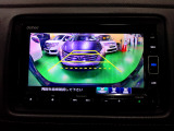 バックカメラの画像です。ガイドラインがスムースな車庫入れをサポートいたします。車庫入れの安心感がアップしますね。