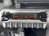 【エアコン】『エアコン装備』の画像になります。暑い夏でも寒い冬でも、車内に快適な空気を届けるので、いつでも快適な車内空間を創り上げます!