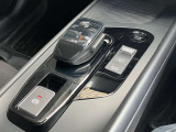電動パーキングブレーキとオートブレーキホールド機能(信号待ち等でブレーキを踏み続けなくても自動的にブレーキ力がキープされる機能です)