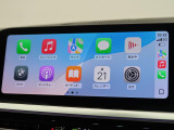 【アップルカープレイ】iPhoneがBMW車両とワイヤレスで接続されます。Apple CarPlayでは、オーディオストリーミングやメッセージングアプリがディスプレイに表示されます。