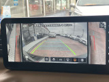 両サイドカメラとフロントカメラ運転席から死角となりやすい車両左前部分や前方部分もバッチリ見えます♪