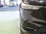 LEDヘッドライトは、点灯の瞬間から光量を発揮し、突然暗くなるトンネルなどでの安定感を高めます。