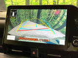 【バックカメラ】駐車時に後方がリアルタイム映像で確認できます。大型商業施設や立体駐車場での駐車時や、夜間のバック時に大活躍!運転スキルに関わらず、今や必須となった装備のひとつです!
