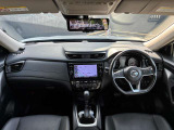 ブラックを基調とした上質な車内インテリアです!