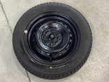 当社にてデモ走行時に装着していたワンシーズン使用の中古スタットレスタイヤ+ホイール4本セットを用意致しました。(2025年製、タイヤ+ホイールは現状渡し、保証対象外です)
