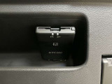 ETC車載器付きです♪高速道路をスイスイと通過!で、キャシュレス!クルマは料金所をノンストップで通過することができます☆
