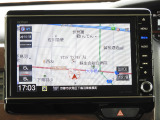 ★地図画面★地図上の文字や記号など細かい表示も鮮明に映し出します。また、スマートフォンのような操作が可能なタッチパネルを採用し、ボタンを探すことなく直感的に操作できます!