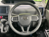 インテリアに合わせたデザインのステアリングは、運転される方のことも考え、運転しやすい形状、大きさです。是非一度、実際に触ってお確かめください。