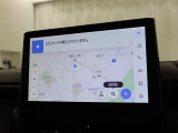 ディスプレイオーディオを装備。スマホとクルマをつなぐことで、これまでのナビに加えて、いろんなサービスが楽しめます。