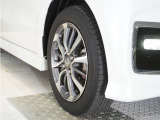 認定中古車では、厳しいHonda認定基準をクリアした厳選されたHonda認定中古車のみ、取り扱っております。「ご購入前の安心」「納車後の信頼」を車両と一緒に提供しております。