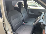 運転席まわりです。実際に座ってみて、乗り心地を体験してみてください。
