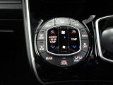 オートエアコンです。車内を設定温度に保ち、快適空間をキープします。
