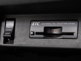コンソール内一体型のビルトインETC装備!見た目の部分も良いですが、ETCカードの盗難防止になる設置箇所です!料金所の渋滞回避!時間帯・日によって料金の軽減を受けられます!ストレス知らずのドライブ!