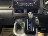 オートエアコン♪お好みの温度に設定するだけで車内を快適空間にしてくれますよ♪