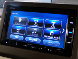 CD、DVD、Bluetooth、AM、FM、スマートフォン接続ができます。