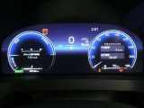 各操作スイッチは使いやすい位置に配置され、とっても見やすいメーターです。夜間時はラグジュアリーな気分にさせてくれる照明が魅力ですので、夜のドライブも楽しみになりますよ♪