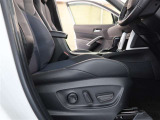 パワーシート搭載。微妙な調整が手軽にでき、ピッタリなポジションで運転することが可能です。