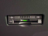 ETCカードを挿入することで高速道路を利用する際の支払いがキャッシュレスになったり、ETCスマートインターチェンジが利用できたり、とても便利なアイテムです!保証は修理保証のみとなります。