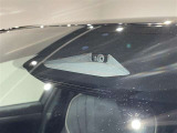 事故安全防止のためのドライバーサポート機能です。自動被害軽減ブレーキ、車線逸脱防止装置、自動ハイビームなどが付いています。今の時代にはぜひ欲しい装備ですよね♪