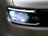 LEDヘッドライトです。デザイン性がよくとても明るいので、夜間の走行や悪天候でも安心です。しかも長寿命!