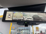 アラウンドビューモニター付きで、全方位確認ができますので車庫入れも安心です
