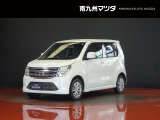 中古車専門再生工場にて熟練専任スタッフが丁寧に清掃、仕上げを実施しております。また、お客様に安心してご検討いただける様、公取協が定める基準に基づき車両検査を実施し、車両状態評価証を発行しております。