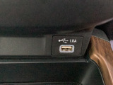 スマートフォンなどの音楽再生が可能なUSB接続ジャック装備車両です♪♪♪